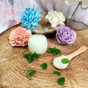 Handmade mint lip scrub 1 oz.‎